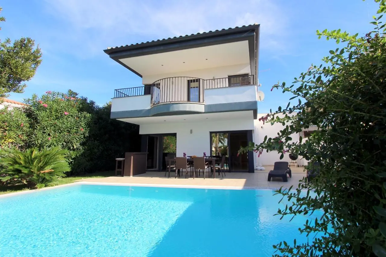 Leon Inmo Villa Olivia - 10039 Empuriabrava