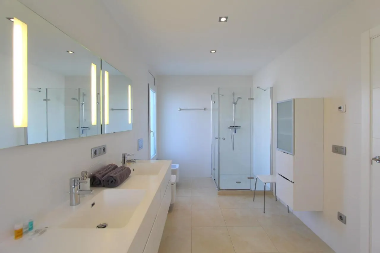 Leon Inmo Villa Olivia - 10039 Empuriabrava Hiszpania